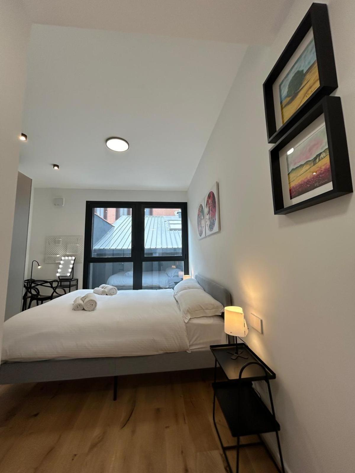 Kibilu Luxury Apt With Terrace, Isola District And Near Garibaldi Station Milán Exterior foto